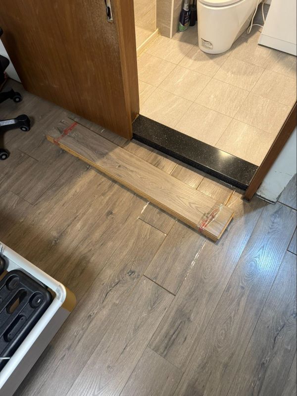 木地板修補案例,浴室區隔調整後