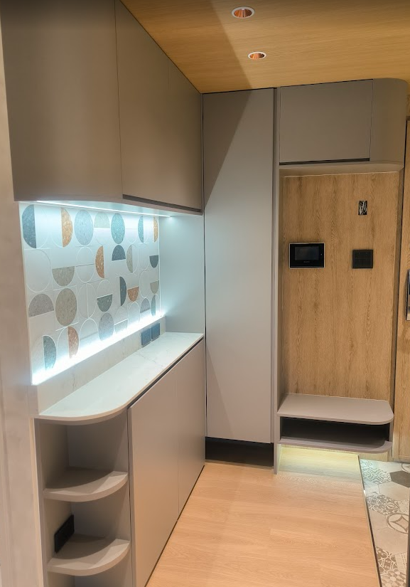 台北系統櫃輕奢風格展示櫃照片